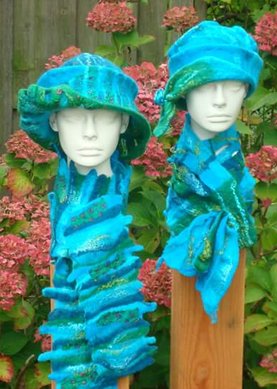 hoed-sjaal-vishawl-zijde-blauw-set van hoed en sjaal-vilting fingers-vilthoed